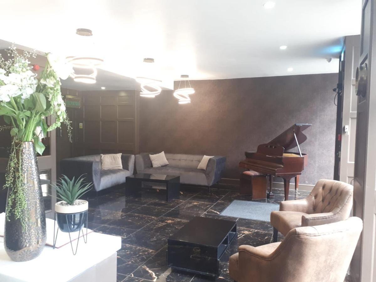 Huddersfield Hotel Luaran gambar