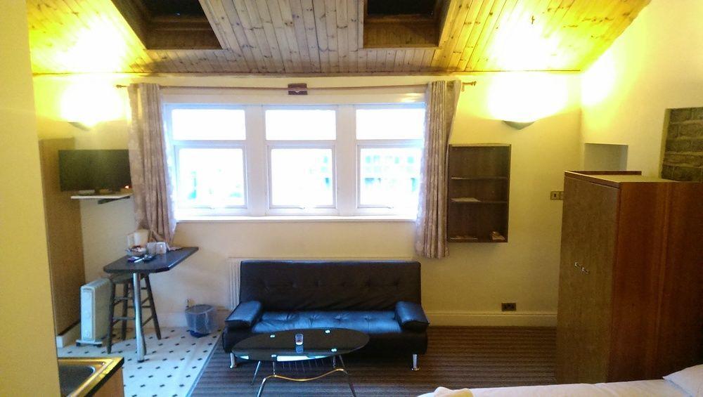 Huddersfield Hotel Luaran gambar