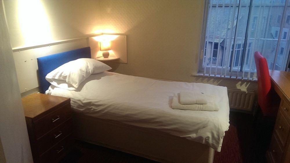 Huddersfield Hotel Luaran gambar