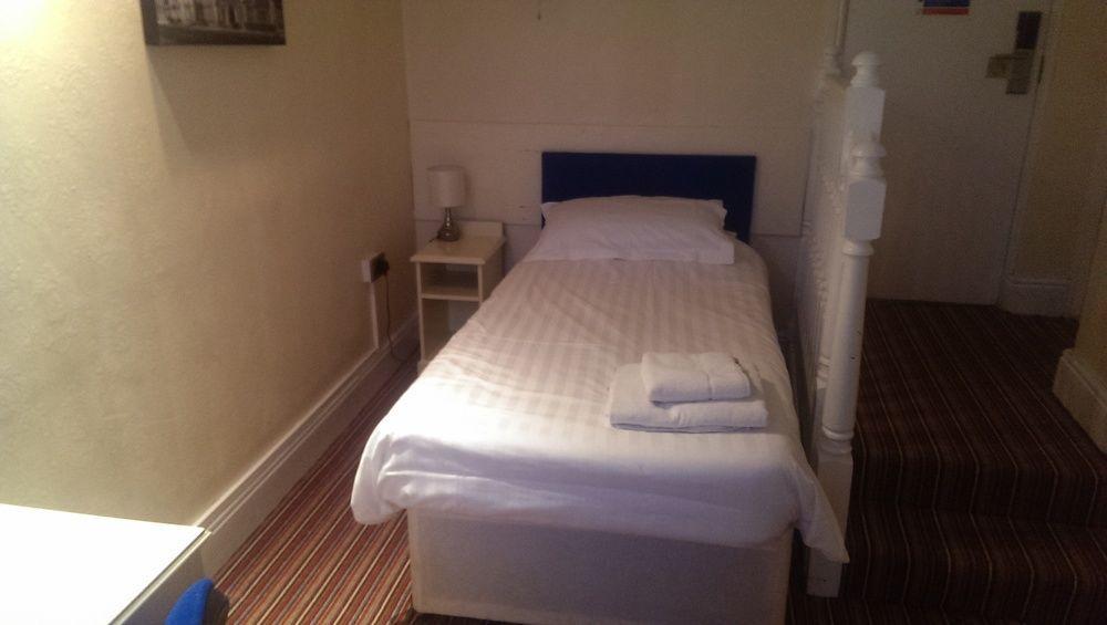 Huddersfield Hotel Luaran gambar