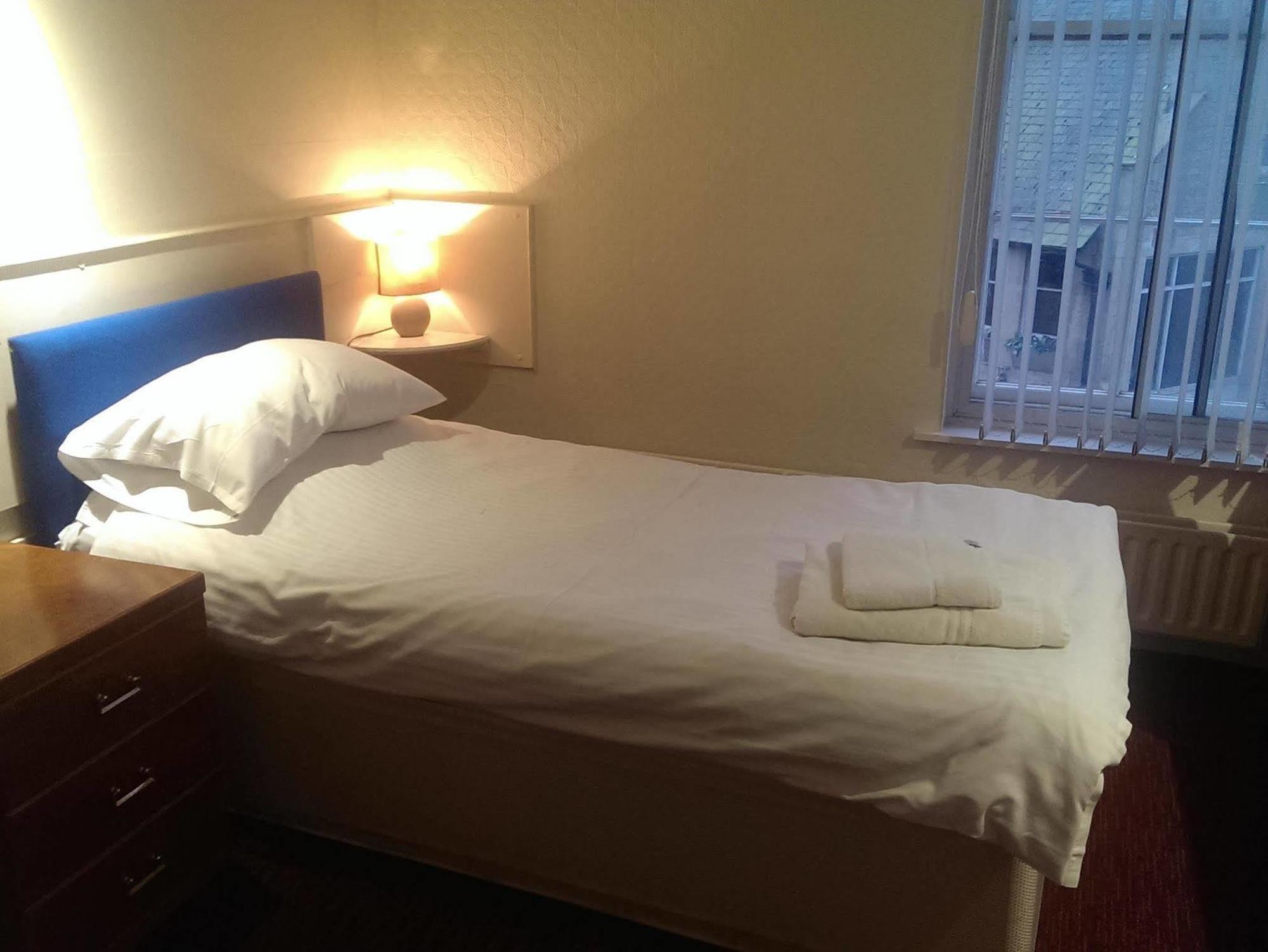 Huddersfield Hotel Luaran gambar