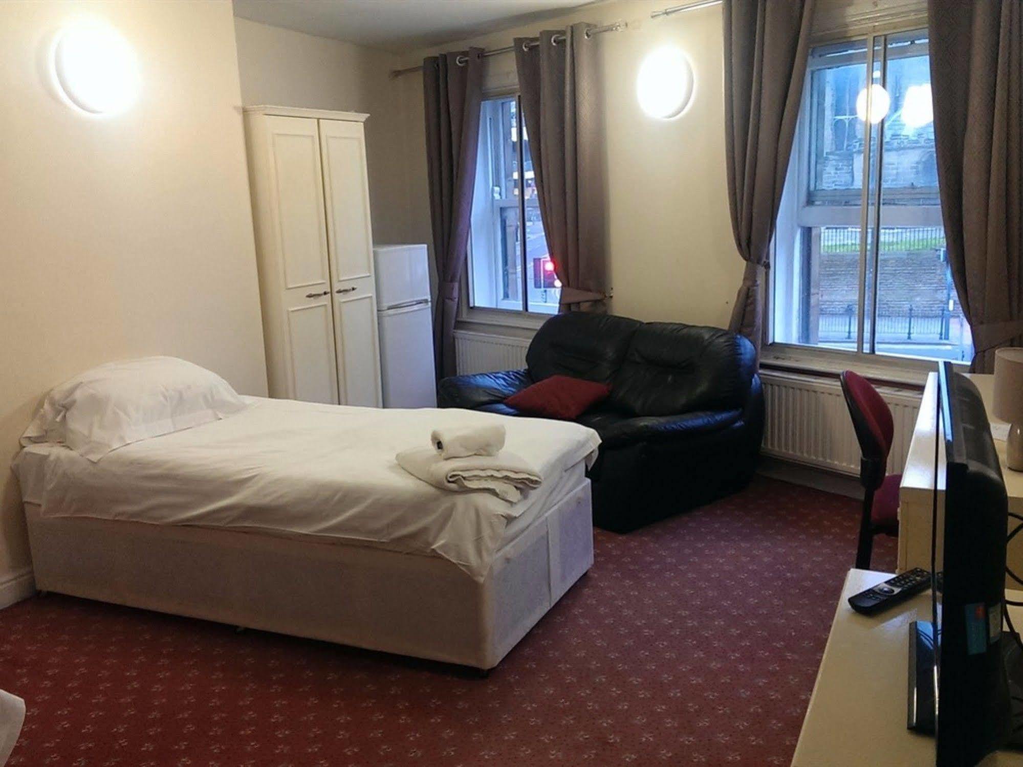 Huddersfield Hotel Luaran gambar