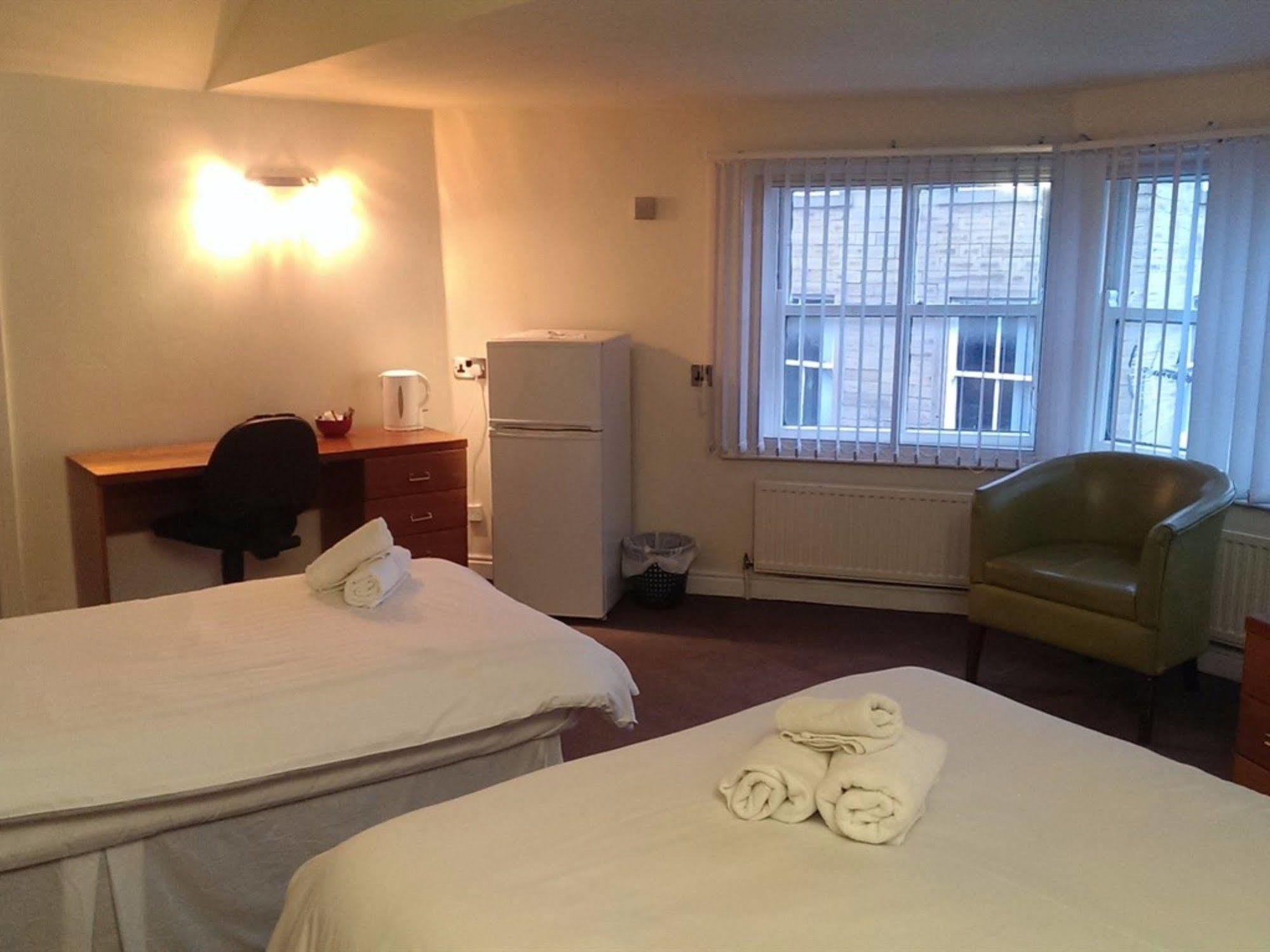 Huddersfield Hotel Luaran gambar