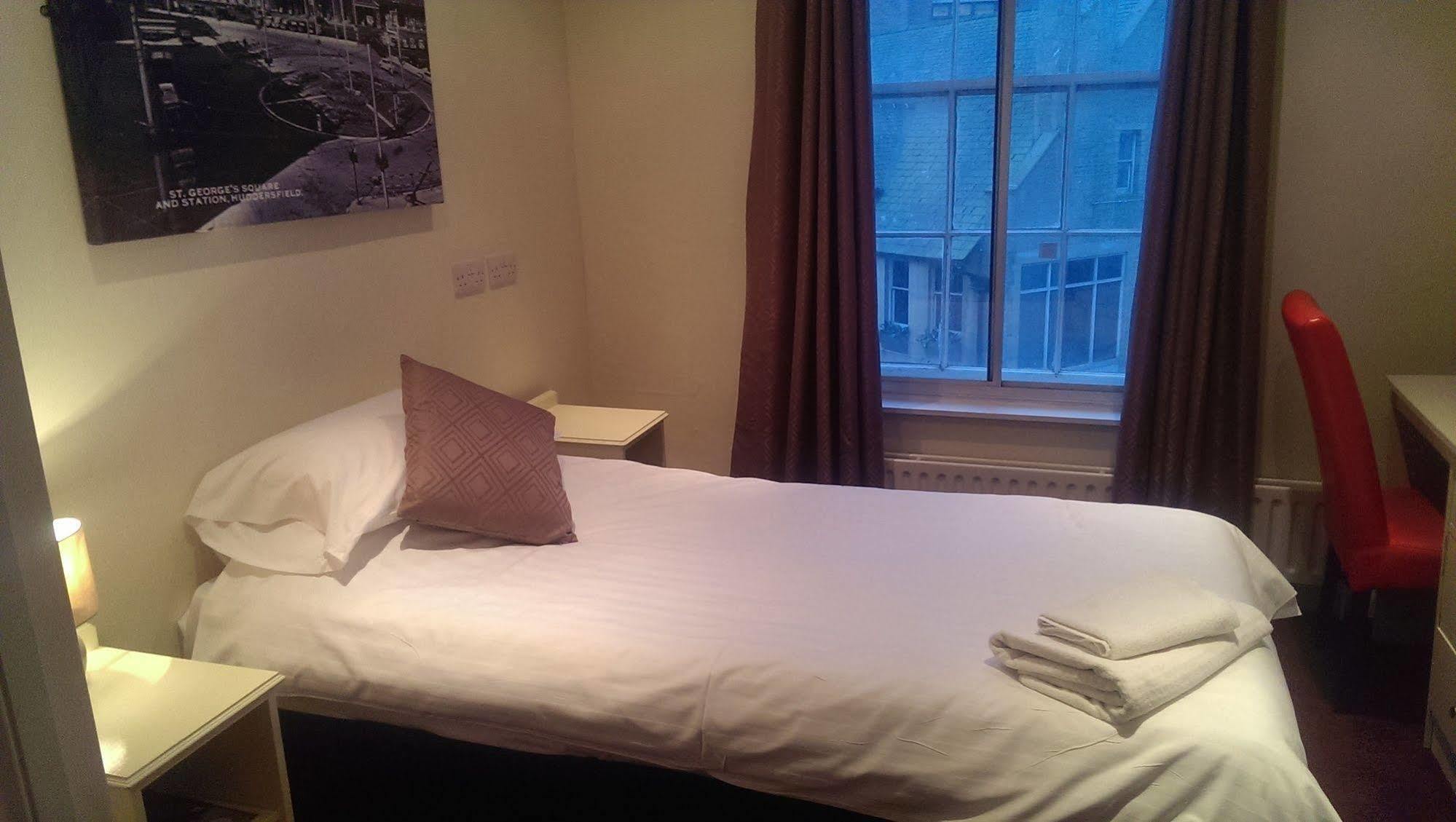 Huddersfield Hotel Luaran gambar